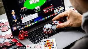 Cá cược đua gà truyền thống